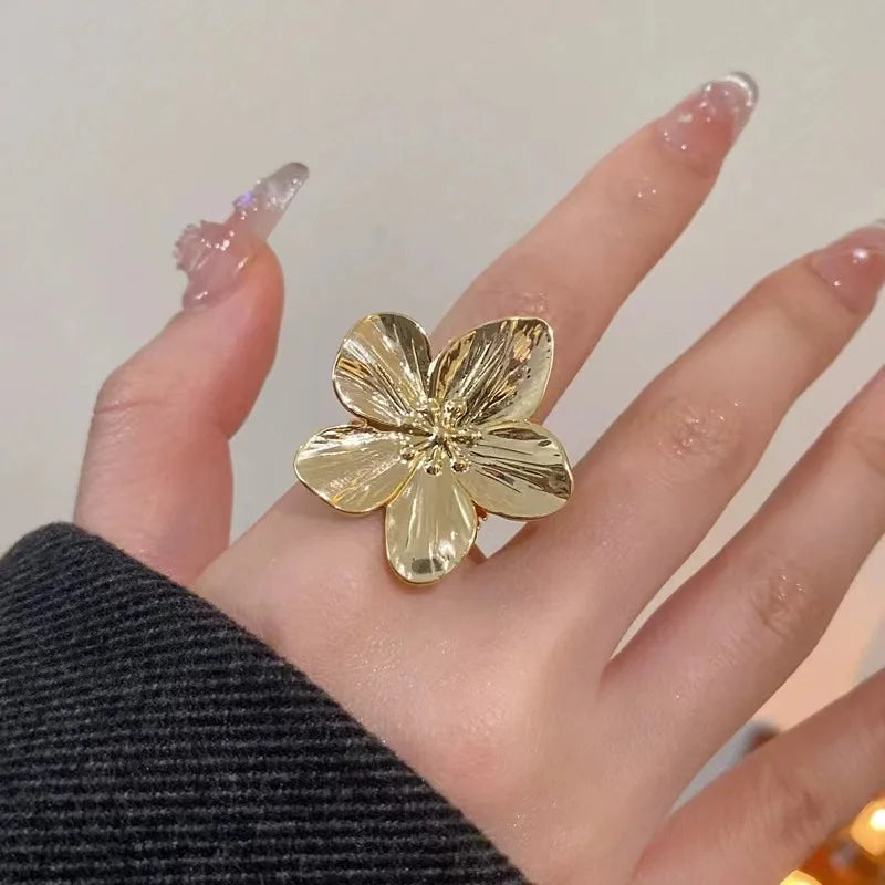Stainless Steel Flower Stud Earrings for Women Girls Vintage Gold Color Metal Earrings Trendy Daily Wear Fashion Jewelry Gifts