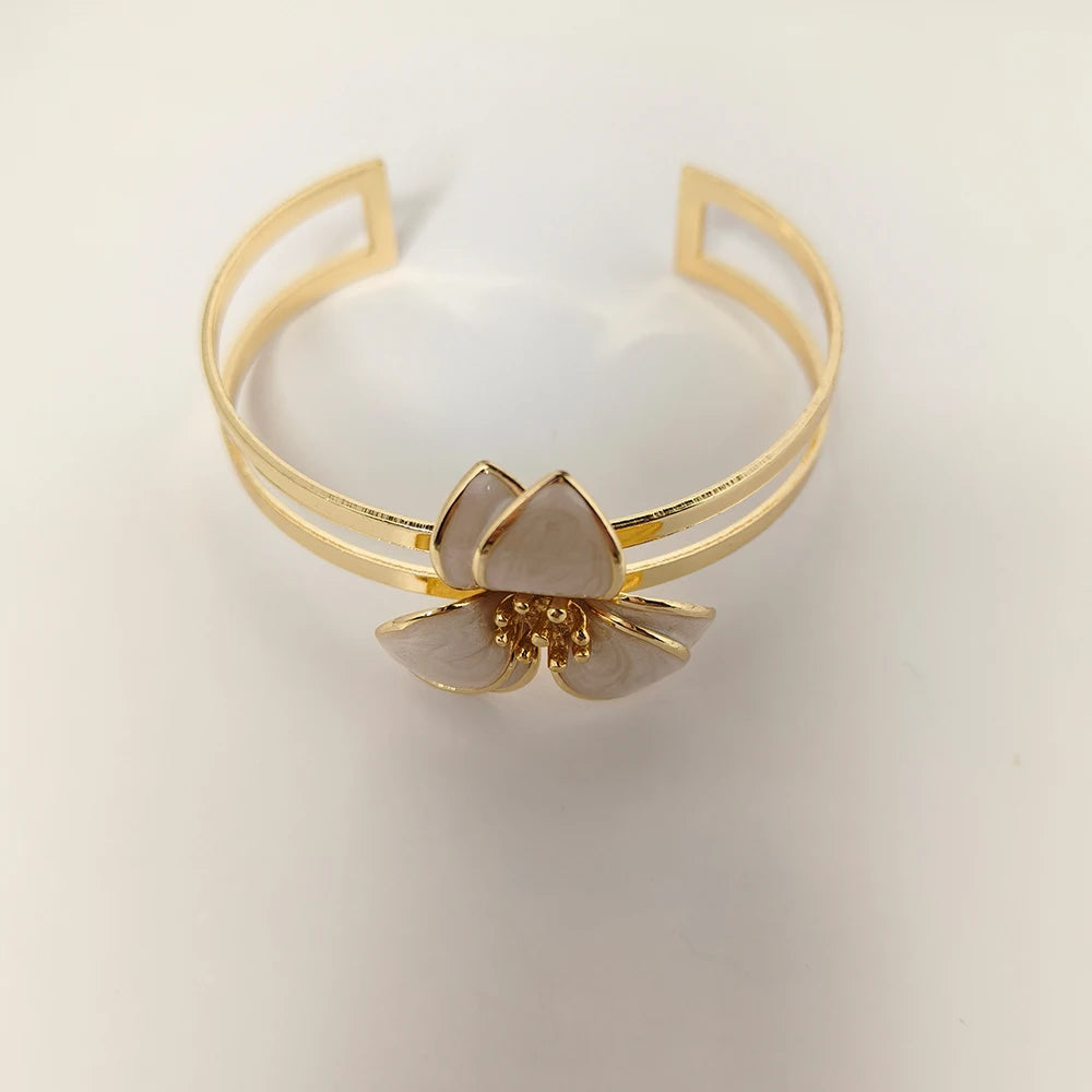 Elegant Jewelry Set for Women Wholesale Gold Color Ring Bangle Green White Enamel Flower Stud Earrings and Choker Necklace