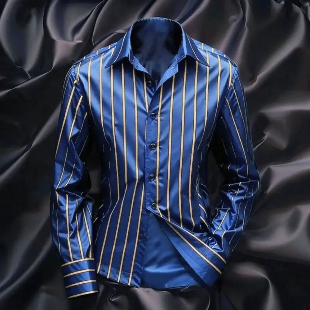 The new fashionable men's striped shirt is a casual and stylish outdoor long-sleeved shirt with a soft and comfortable lapel