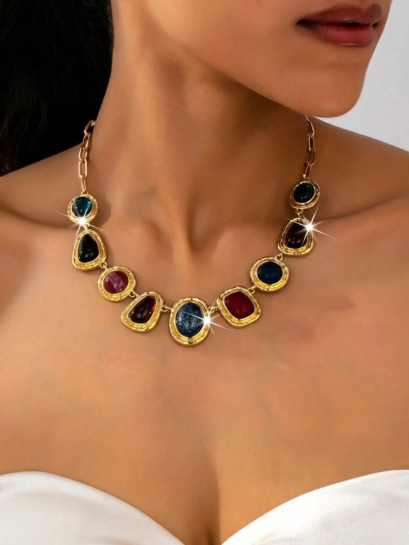 A Light Luxury, High-Design, Fashionable, Sexy, Casual and Versatile Women's Pendant Necklace