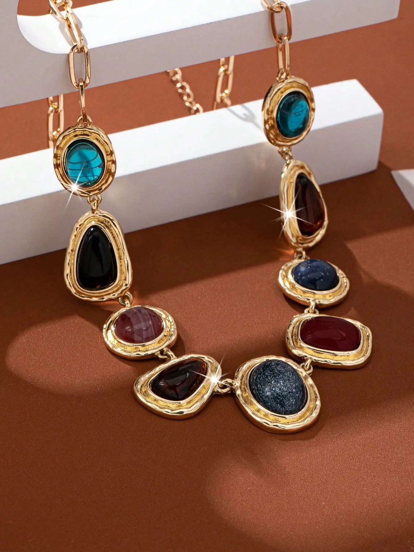 A Light Luxury, High-Design, Fashionable, Sexy, Casual and Versatile Women's Pendant Necklace