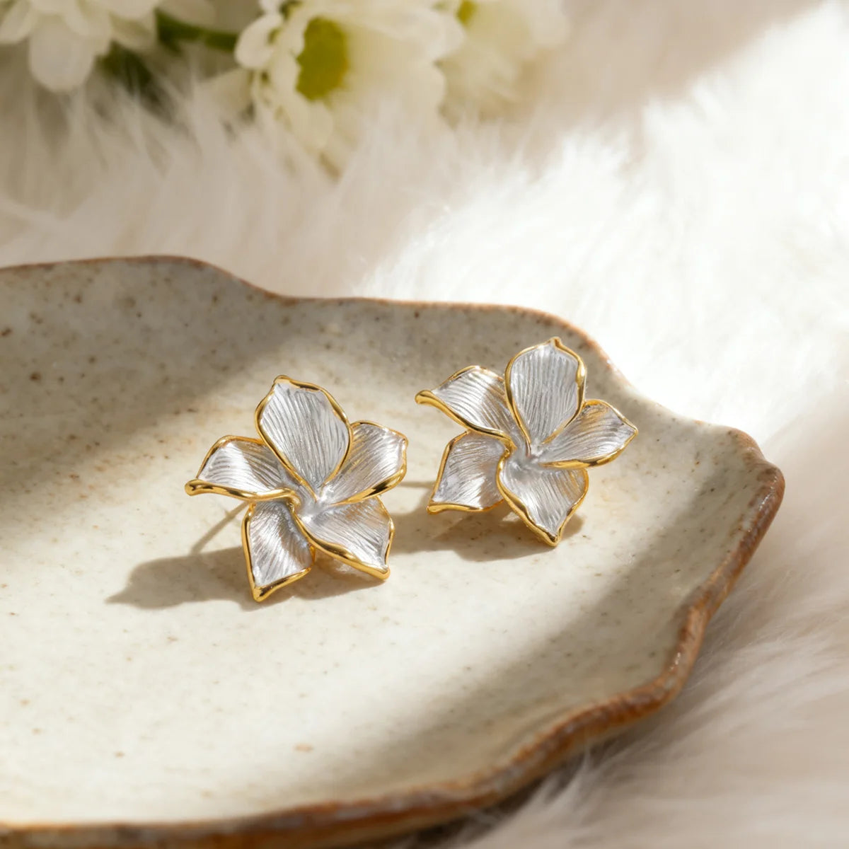 Classic Stylish Color-blocked Flower Necklace Ring Earrings Accessory Set for Women Exquisite Stainless Steel Jewelry Girl Gifts