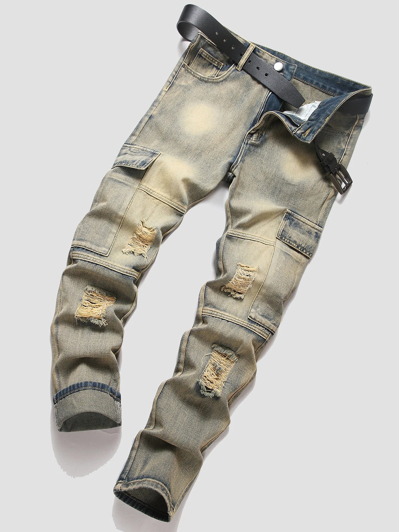 Men’s trendy street style straight-leg workwear non-stretch jeans.