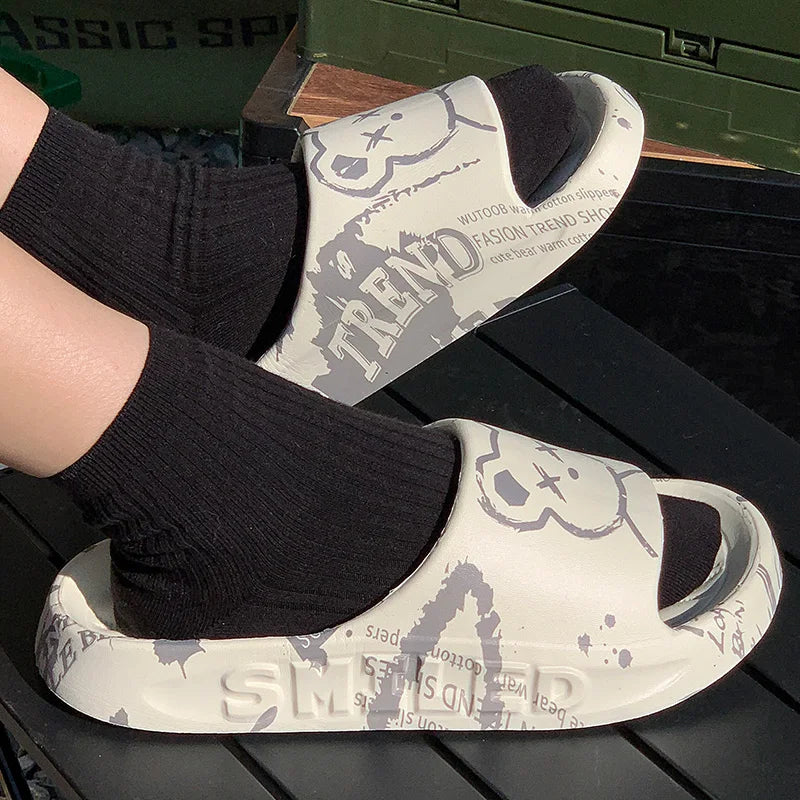 Indoor slippers for women at home, suitable for all seasons, fashionable for street walks, couple slippers for men