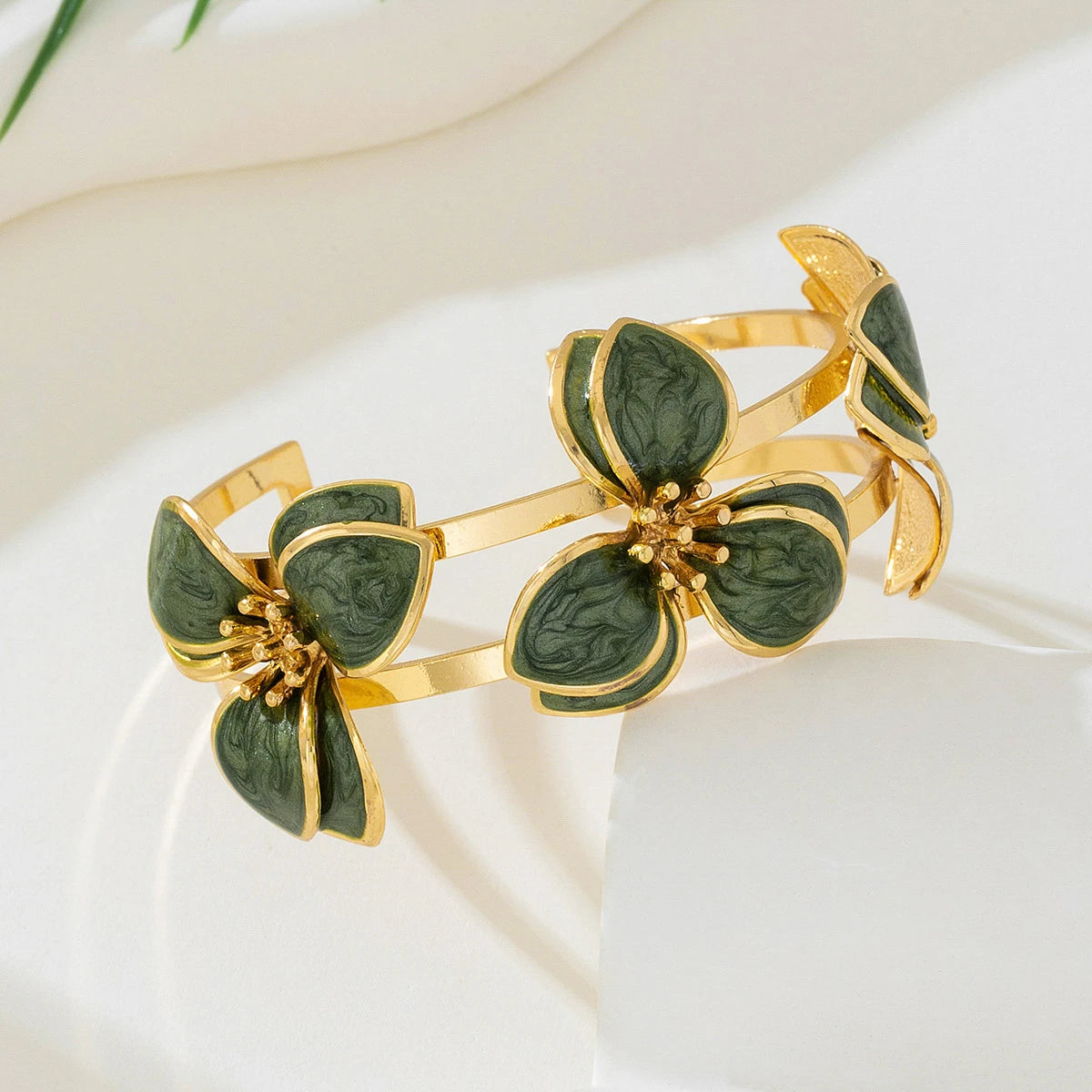 Elegant Jewelry Set for Women Wholesale Gold Color Ring Bangle Green White Enamel Flower Stud Earrings and Choker Necklace