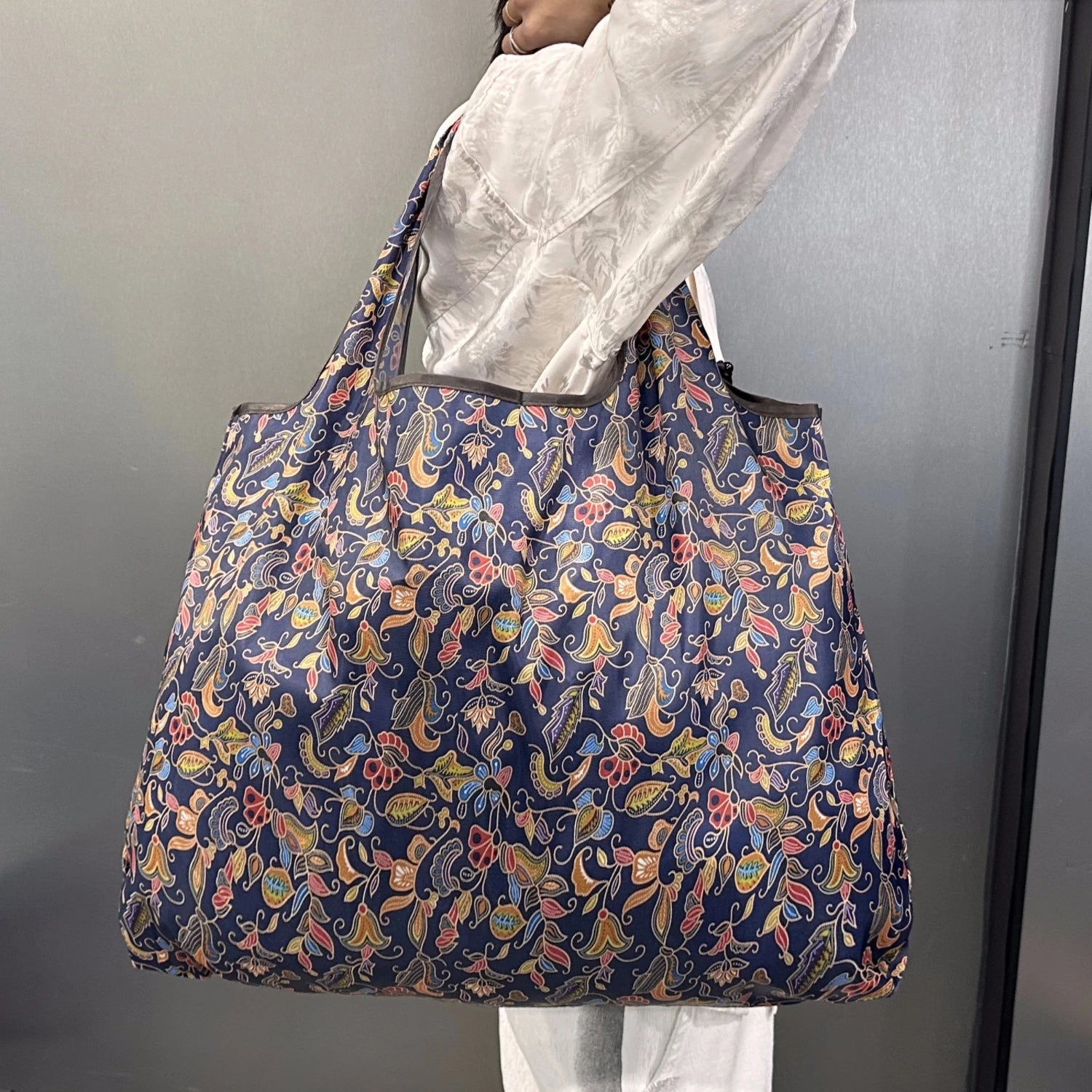 Tote Bag Large Capacity Tote Bag Can Be Reused Portable Eco-Friendly Lightweight Shopping Bag with Printed Pattern Outdoor Foldable Handbag for Camping and Travel