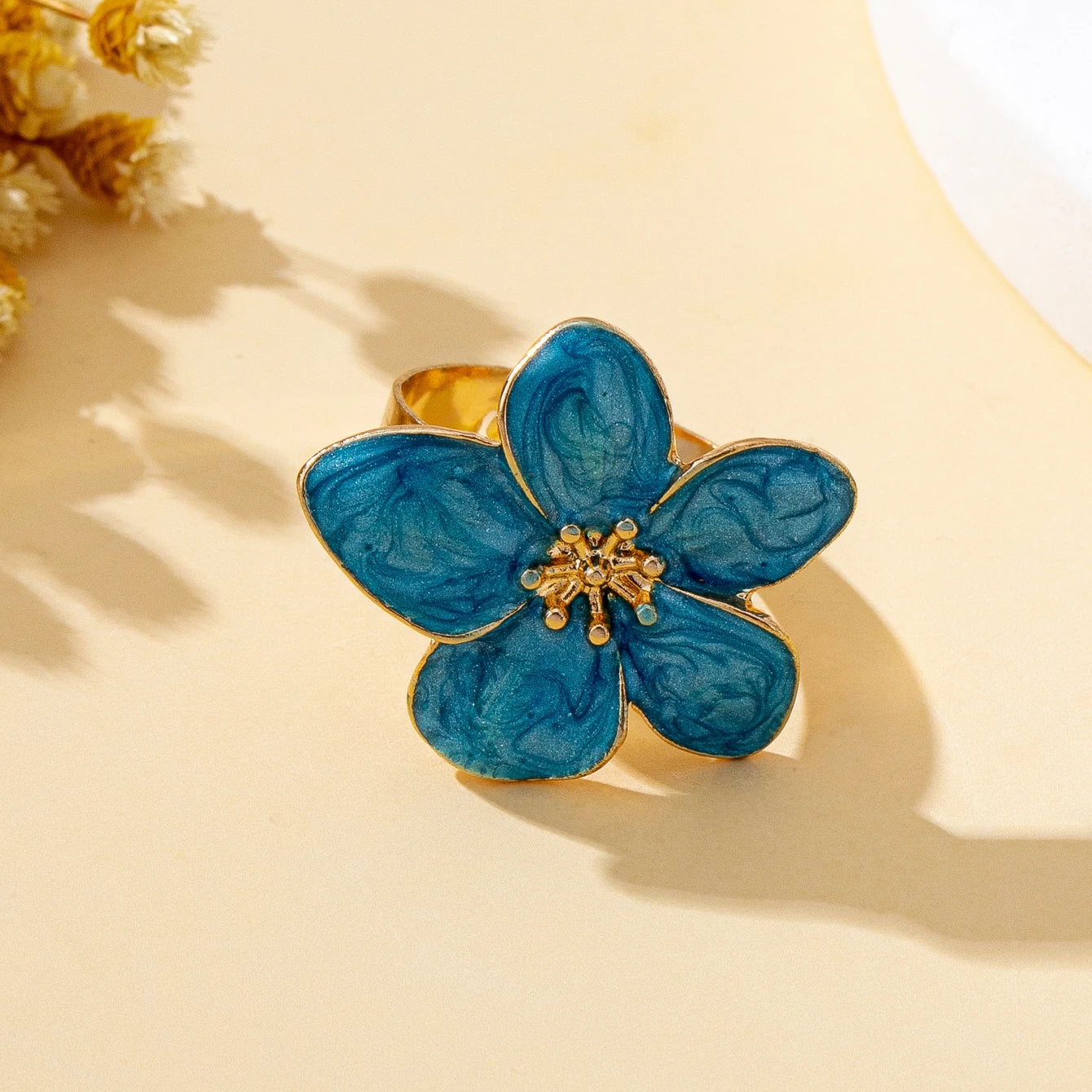 A Women's Open Ring with Flowers in Various Colors to Choose From, a Colorful and Fashionable Open Ring Suitable for Daily Wear and Holidays