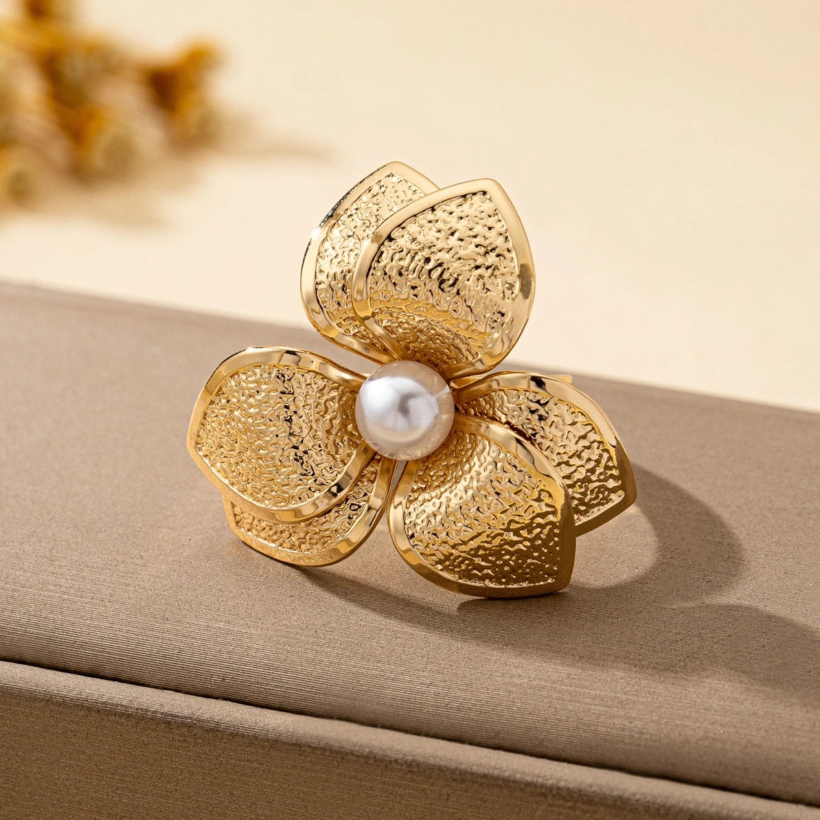 A Women's Open Ring with Flowers in Various Colors to Choose From, a Colorful and Fashionable Open Ring Suitable for Daily Wear and Holidays