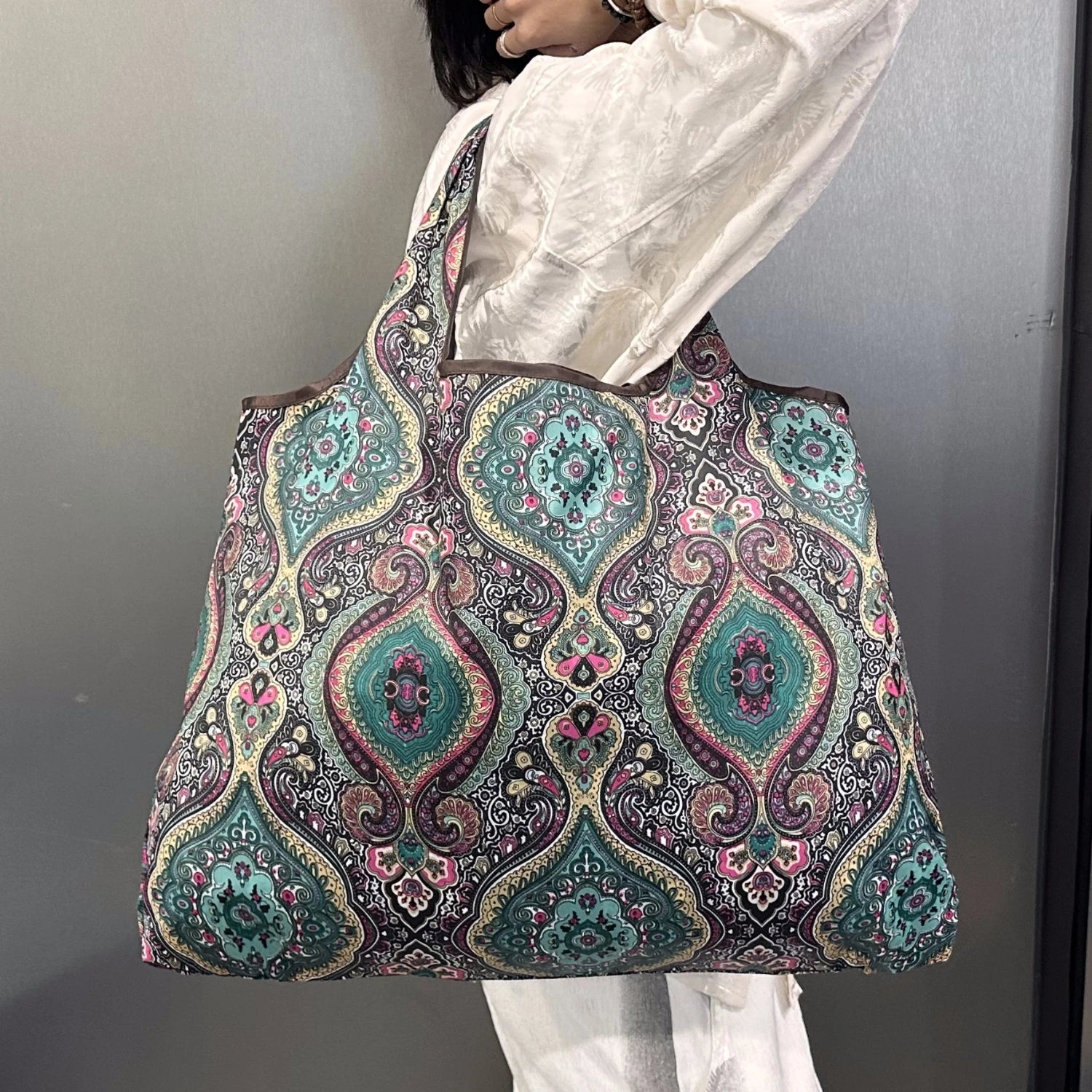 Tote Bag Large Capacity Tote Bag Can Be Reused Portable Eco-Friendly Lightweight Shopping Bag with Printed Pattern Outdoor Foldable Handbag for Camping and Travel