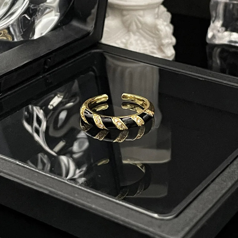 Finger Ring With Ancient Style Dark And Fashionable Personality Drop Glazed Ring Niche Design Temperament Fashionable Jewelry