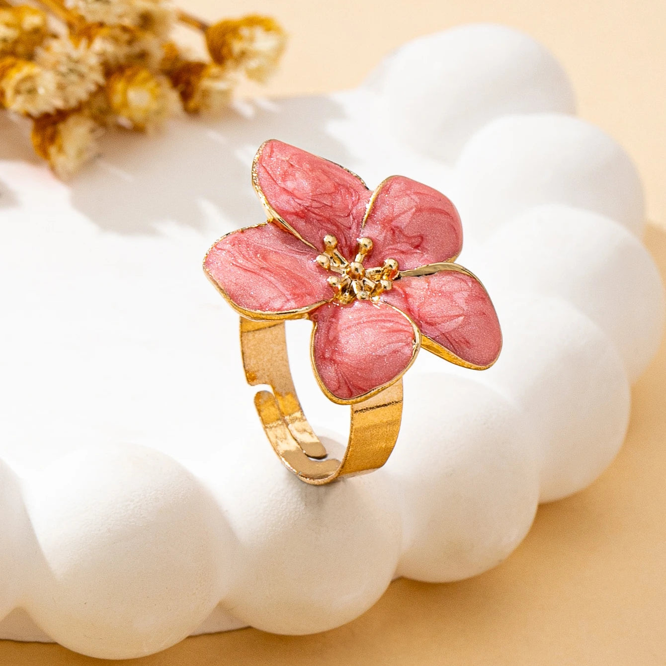 A Women's Open Ring with Flowers in Various Colors to Choose From, a Colorful and Fashionable Open Ring Suitable for Daily Wear and Holidays