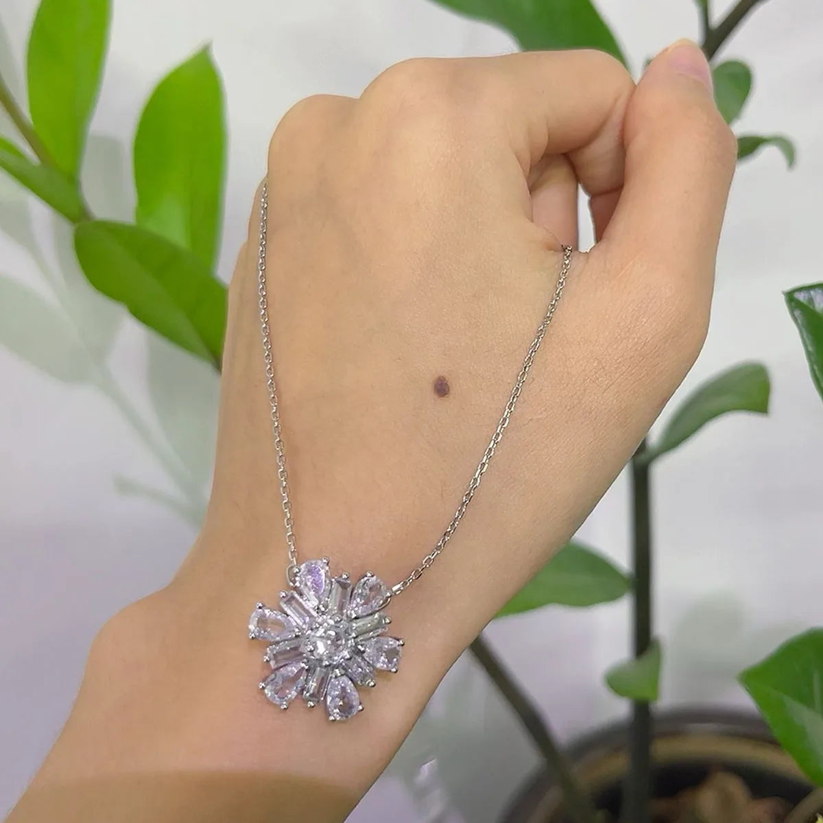 Necklacef Flower Love Original High Quality Jewelry Luxury Brand Crystal Exquisite Pendant Crystal Party Gift for Women