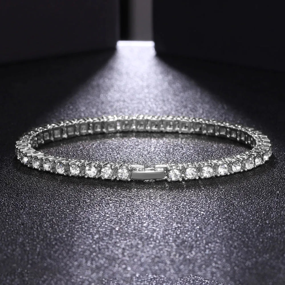 Hip-hop Punk Quartz Watch Stylish Full Diamonds Watch 2 Styles to Choose Bundled Size Adjuster Men Women Party Jewelry Gift Box